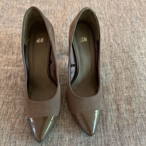 Grey suede heels - Picture 3 of 7